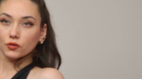 Snapshot of alice_munro chatting on January 2025 12:42:01 AM AliceMunro online show from January 2025 12:42:01 AM