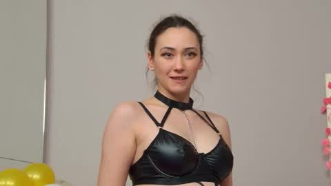 Snapshot of alice_munro chatting on February 2025 09:26:02 PM AliceMunro online show from February 2025 09:26:02 PM