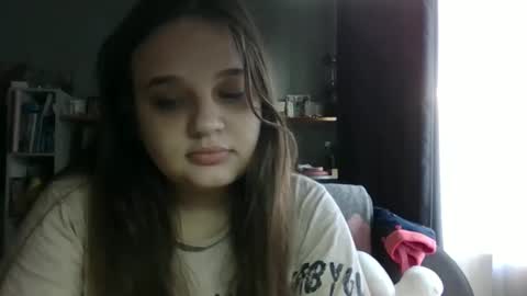 Snapshot of alice_shy14 chatting on October 2025 05:41:01 AM Cristal online show from October 2025 05:41:01 AM