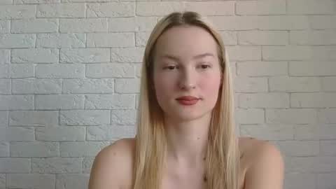 Snapshot of alice_sweet_01 chatting on March 2026 11:06:01 AM Alice online show from March 2026 11:06:01 AM