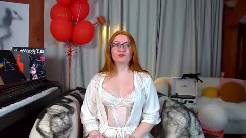 Snapshot of aliceallisons chatting on October 2025 06:48:01 PM Alice online show from October 2025 06:48:01 PM