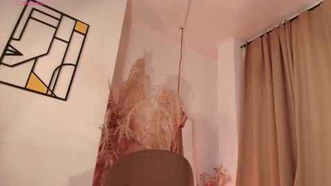 aliceblaker_ online show from October 2025 04:37:01 AM