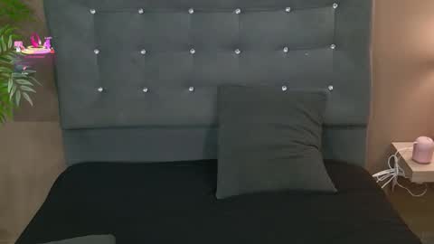 Snapshot of alicecamxxx chatting on October 2025 03:28:02 AM alicecamxxx online show from October 2025 03:28:02 AM