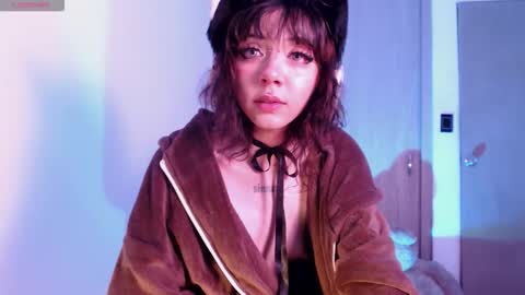 Alice  online show from October 2025 02:54:01 AM