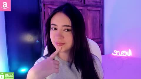 Snapshot of alicee_2 chatting on October 2025 10:34:02 AM Aliceee .. 97YP9VWGZHrefnav wishlist lists 1 online show from October 2025 10:34:02 AM