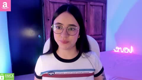 Snapshot of alicee_2 chatting on October 2025 10:05:02 AM Aliceee .. 97YP9VWGZHrefnav wishlist lists 1 online show from October 2025 10:05:02 AM