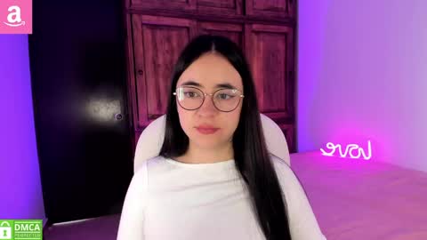 Snapshot of alicee_2 chatting on April 2026 02:58:02 PM Aliceee .. 97YP9VWGZHrefnav wishlist lists 1 online show from April 2026 02:58:02 PM
