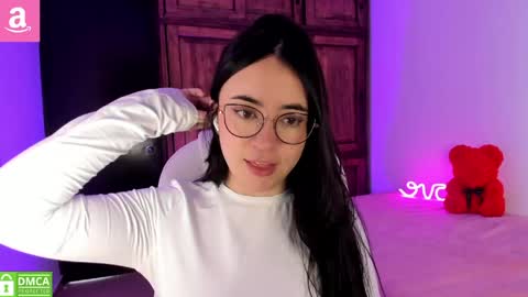 Snapshot of alicee_2 chatting on April 2026 05:08:02 PM Aliceee .. 97YP9VWGZHrefnav wishlist lists 1 online show from April 2026 05:08:02 PM