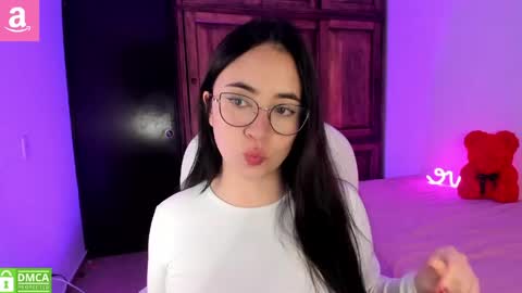 Snapshot of alicee_2 chatting on June 2026 11:21:01 PM Aliceee .. 97YP9VWGZHrefnav wishlist lists 1 online show from June 2026 11:21:01 PM
