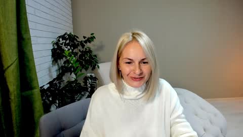 Alicee online show from December 2024 10:32:01 PM