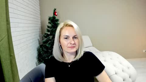 Alicee online show from December 2024 10:18:02 PM