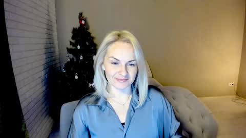 Alicee online show from December 2024 07:45:02 PM
