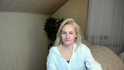 Alicee online show from December 2024 07:53:02 PM