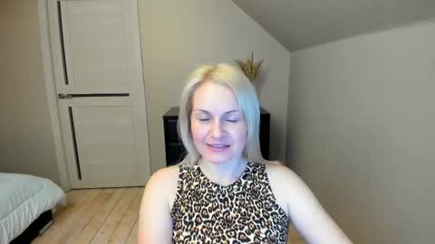 Alicee online show from February 2025 06:45:02 PM