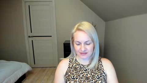Alicee online show from February 2025 06:51:01 PM