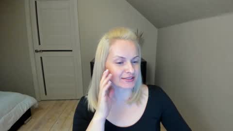 Alicee online show from February 2025 06:59:01 PM