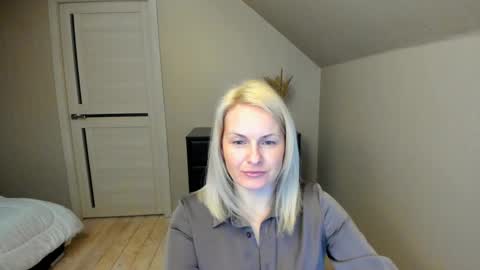 Alicee online show from February 2025 06:54:01 PM