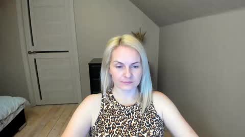Alicee online show from February 2025 07:43:02 PM