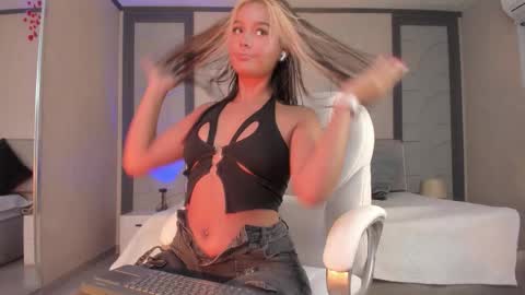 alicee_clark_ online show from February 2026 12:39:02 PM