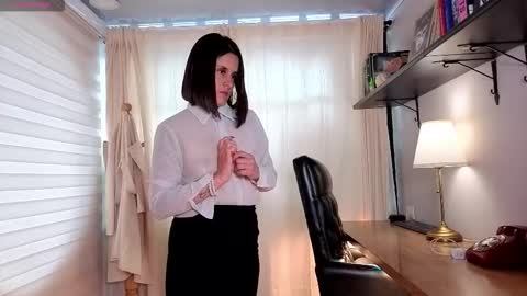 Aleja  online show from November 2025 07:30:01 PM