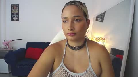 Alicia    1000 PM - 600 AM COLOMBIAN TIME online show from December 2025 10:05:02 PM