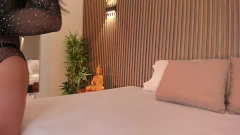 Alice  online show from February 2026 04:19:01 AM