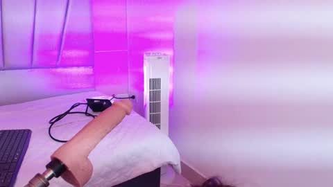 alicemillerr_ online show from January 2025 07:04:01 PM
