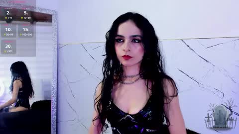 Snapshot of alicenoir_ chatting on December 2024 08:43:02 PM alicenoir_ online show from December 2024 08:43:02 PM