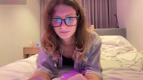 Snapshot of alicepinkhead chatting on June 2026 10:28:02 AM AlicePinkhead online show from June 2026 10:28:02 AM