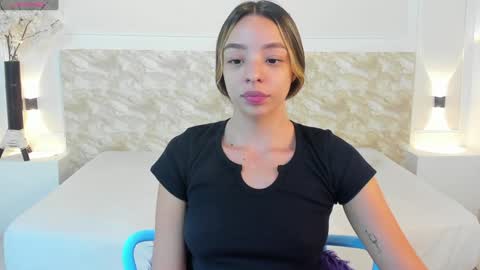 Snapshot of aliceross1 chatting on January 2025 08:50:01 PM AliceRoss online show from January 2025 08:50:01 PM