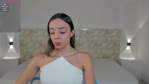 Snapshot of aliceross1 chatting on September 2025 08:09:02 PM AliceRoss online show from September 2025 08:09:02 PM