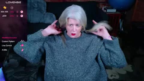 Snapshot of alicescuriosity chatting on October 2025 03:51:02 AM Alices Curiosity online show from October 2025 03:51:02 AM