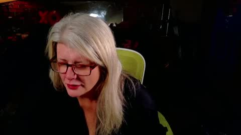Snapshot of alicescuriosity chatting on April 2026 04:23:01 PM Alices Curiosity online show from April 2026 04:23:01 PM