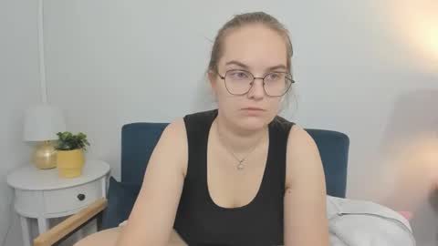 Snapshot of alicesensitive chatting on November 2025 11:49:02 AM alicesensitive online show from November 2025 11:49:02 AM