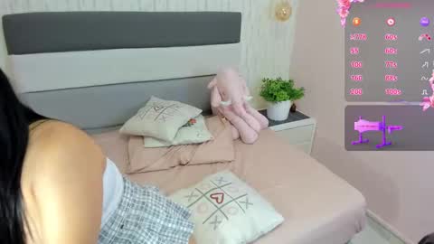 Snapshot of alicestark2 chatting on March 2025 08:27:02 PM online show from March 2025 08:27:02 PM