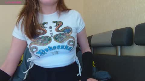 AliceWoolfy online show from March 2026 09:32:02 PM