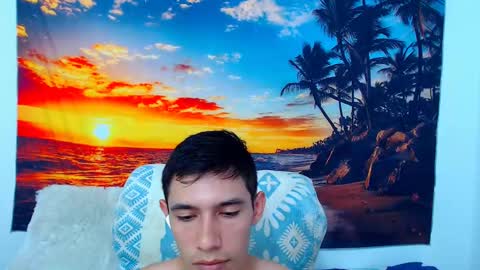 Snapshot of alicia_and_brandon chatting on January 2025 08:33:01 PM CATALINA Y ANDRES online show from January 2025 08:33:01 PM
