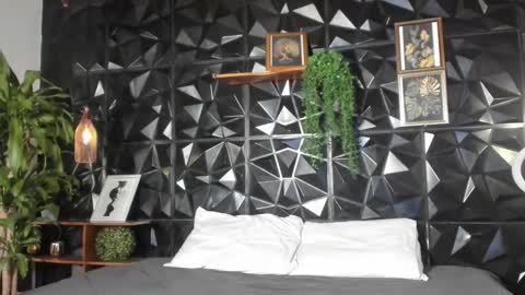 Alicia online show from March 2026 12:11:01 PM