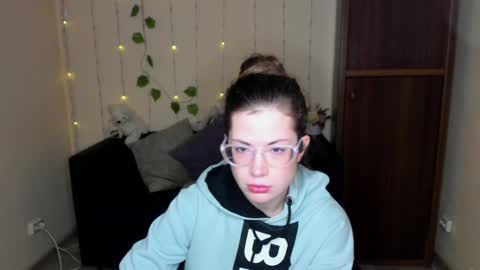 Snapshot of alicia_folow chatting on January 2025 06:19:02 AM Alicia online show from January 2025 06:19:02 AM