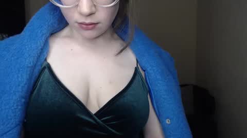 Snapshot of alicia_folow chatting on February 2025 09:35:02 AM Alicia online show from February 2025 09:35:02 AM