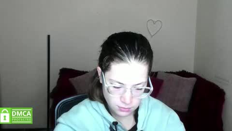 Snapshot of alicia_folow chatting on November 2025 12:18:02 PM Alicia online show from November 2025 12:18:02 PM