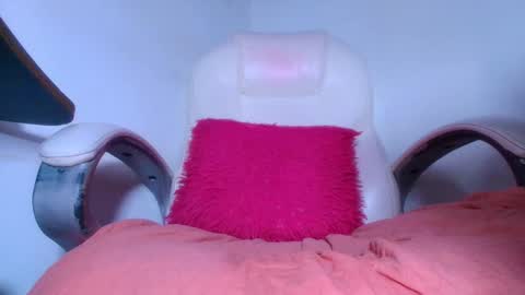 Alicia Kyse  online show from January 2025 06:06:01 AM
