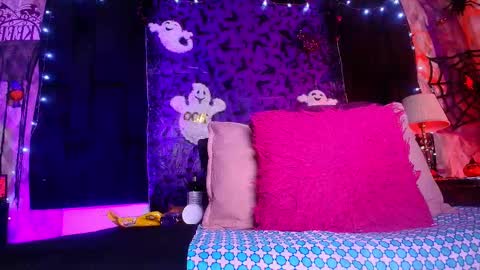 Alicia Kyse  online show from October 2025 03:06:01 AM