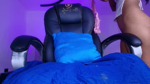 Alicia Kyse  online show from February 2026 03:02:01 AM