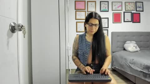 alicia_rainbow online show from June 2026 03:57:02 AM
