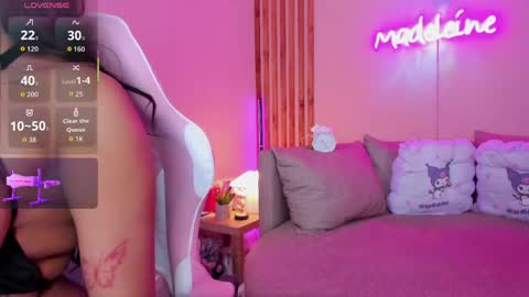 alicia_summer_ online show from April 2026 04:12:01 PM