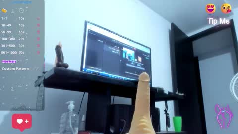 alicia_whittee online show from October 2025 10:22:02 AM