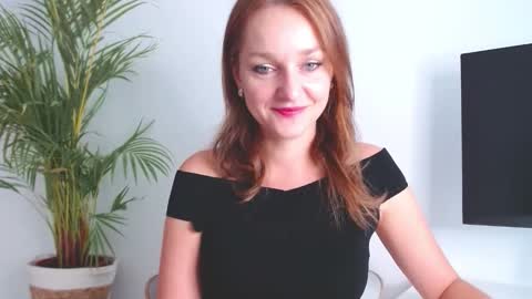 Snapshot of alicialux chatting on November 2025 08:14:01 AM Alicia online show from November 2025 08:14:01 AM