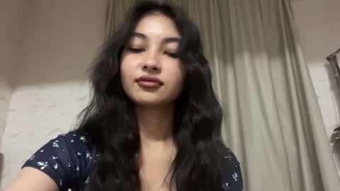 Snapshot of alicianau chatting on July 2026 04:05:02 PM Leila online show from July 2026 04:05:02 PM