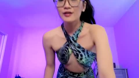 Alicia Hebi online show from September 2025 04:29:01 PM